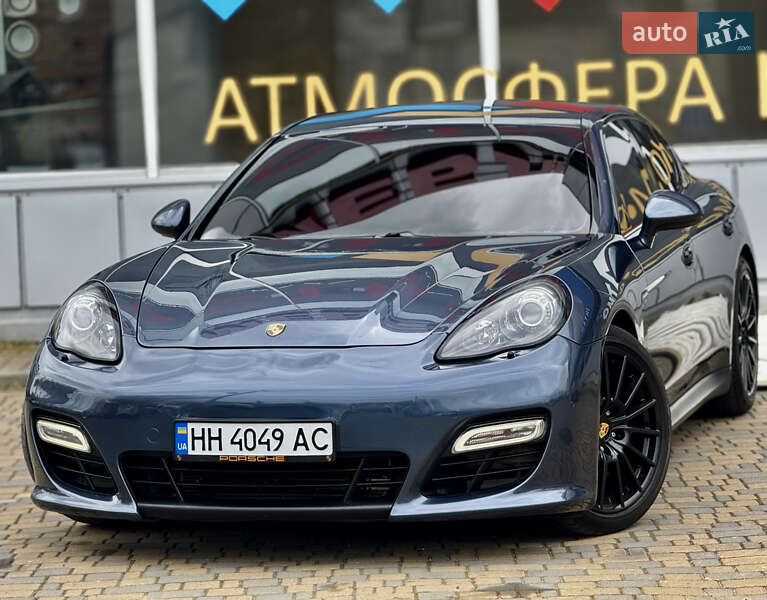 Фастбэк Porsche Panamera 2012 в Одессе