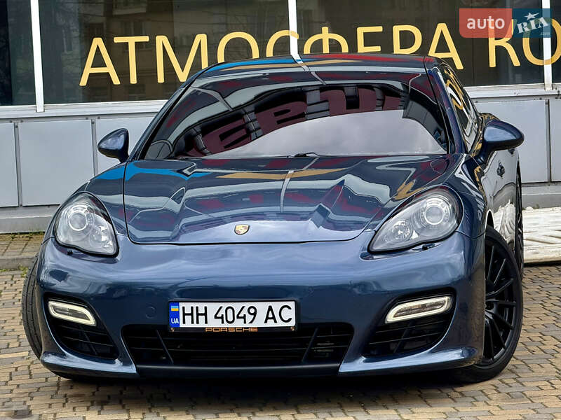 Фастбэк Porsche Panamera 2012 в Одессе
