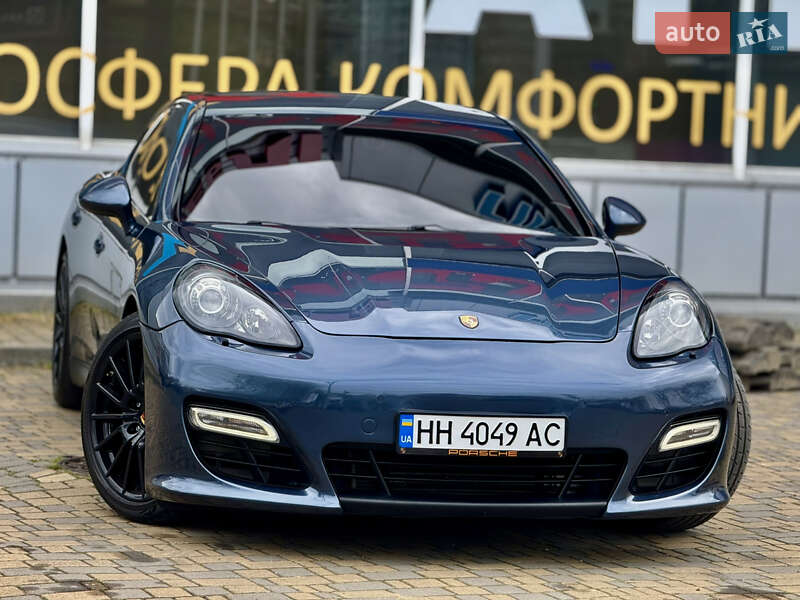 Фастбэк Porsche Panamera 2012 в Одессе