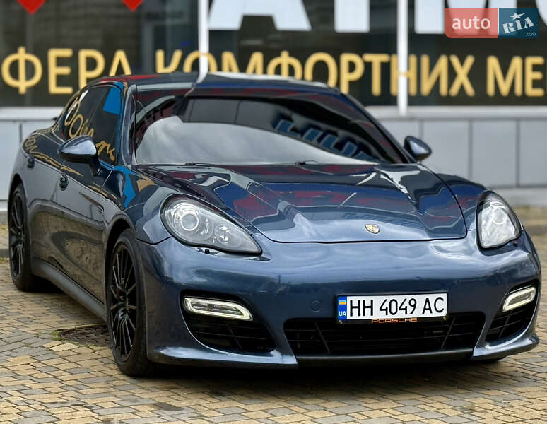 Фастбэк Porsche Panamera 2012 в Одессе