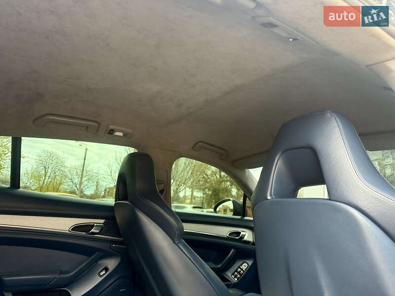 Фастбэк Porsche Panamera 2012 в Одессе