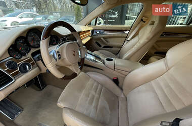 Фастбек Porsche Panamera 2013 в 