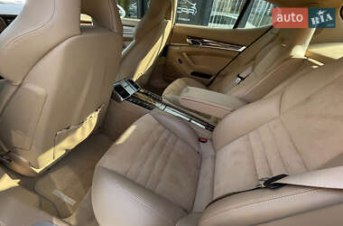 Фастбек Porsche Panamera 2013 в 