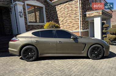 Фастбэк Porsche Panamera 2011 в 