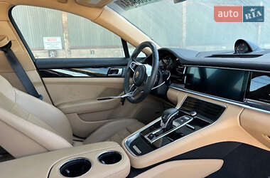 Фастбек Porsche Panamera 2018 в 