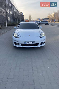 Фастбек Porsche Panamera 2015 в 