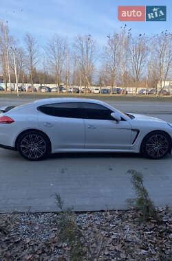 Фастбек Porsche Panamera 2015 в 