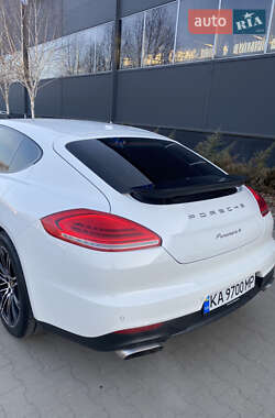 Фастбек Porsche Panamera 2015 в 