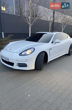 Фастбек Porsche Panamera 2015 в 
