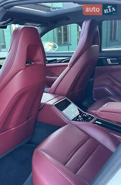 Фастбек Porsche Panamera 2018 в 