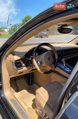 Фастбек Porsche Panamera 2012 в 
