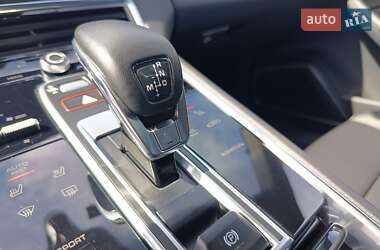 Фастбэк Porsche Panamera 2022 в 