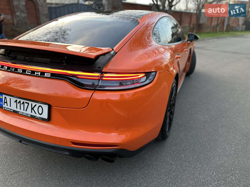 Фастбэк Porsche Panamera 2021 в Киеве