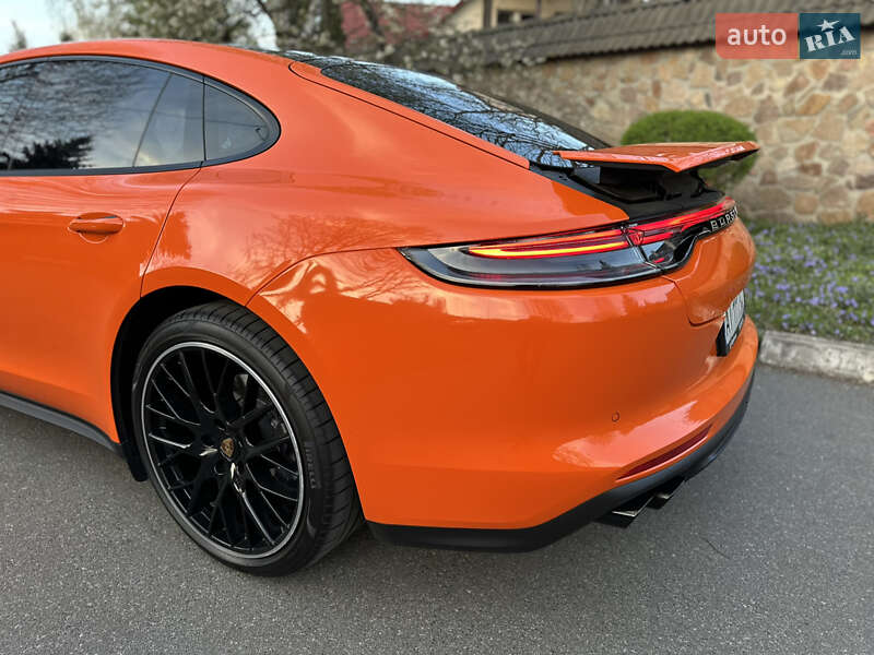 Фастбэк Porsche Panamera 2021 в Киеве