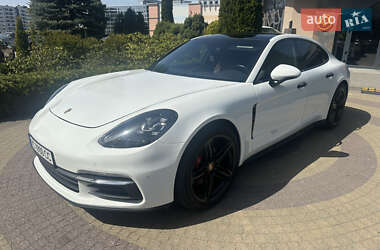 Фастбэк Porsche Panamera 2017 в 