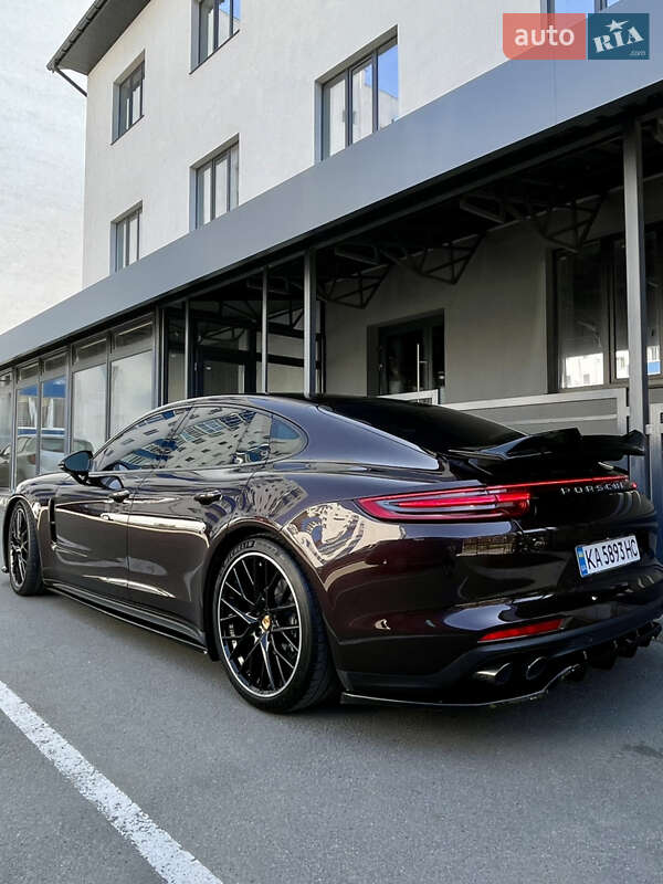 Фастбэк Porsche Panamera 2017 в Умани