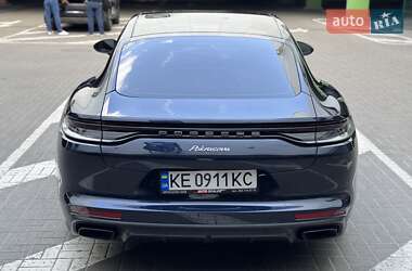 Фастбэк Porsche Panamera 2020 в 