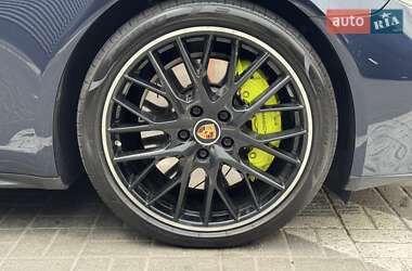 Фастбэк Porsche Panamera 2020 в 