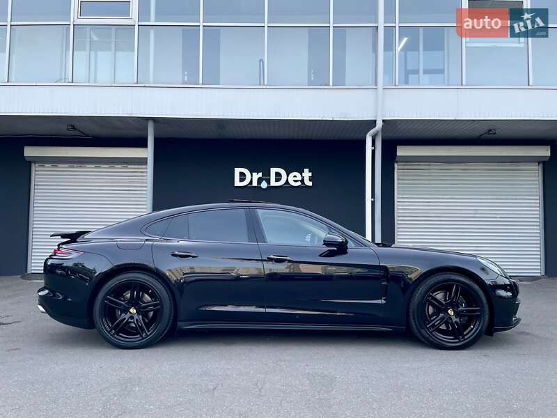 Фастбэк Porsche Panamera 2020 в Киеве