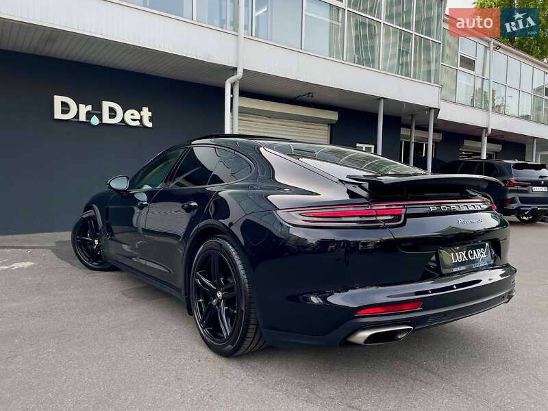 Фастбэк Porsche Panamera 2020 в Киеве