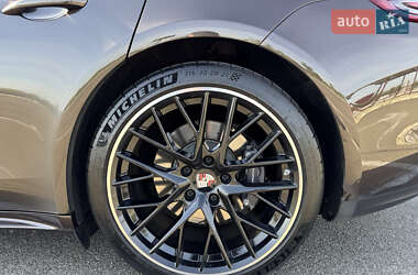 Фастбек Porsche Panamera 2018 в 