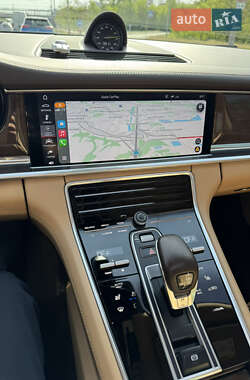 Фастбек Porsche Panamera 2018 в 
