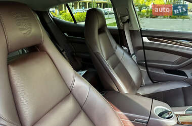Фастбэк Porsche Panamera 2013 в 
