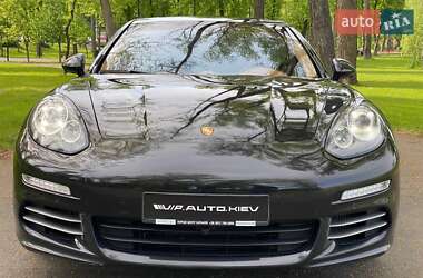 Фастбек Porsche Panamera 2013 в 