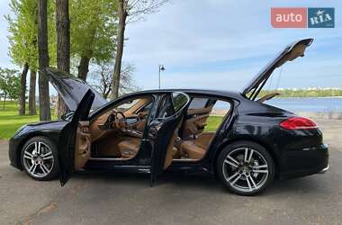 Фастбек Porsche Panamera 2013 в 