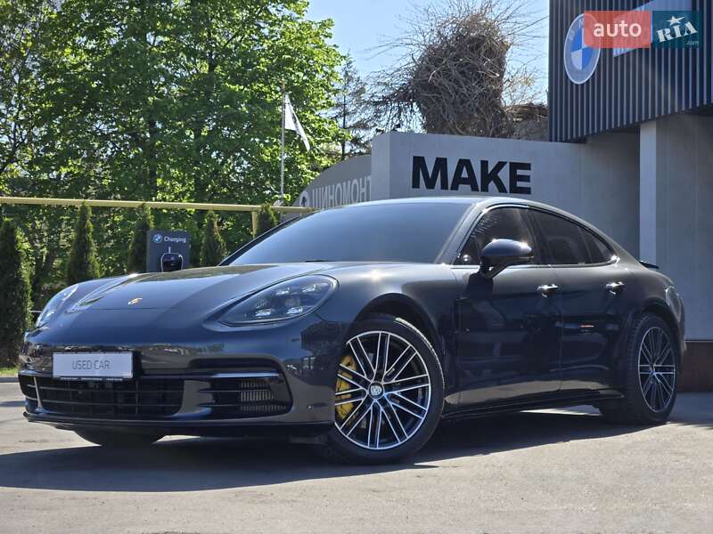 Фастбек Porsche Panamera 2017 в 
