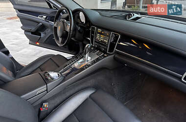 Фастбэк Porsche Panamera 2013 в 