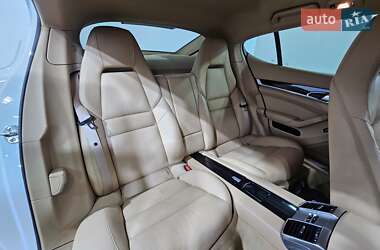 Фастбэк Porsche Panamera 2010 в 