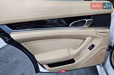 Фастбэк Porsche Panamera 2010 в 