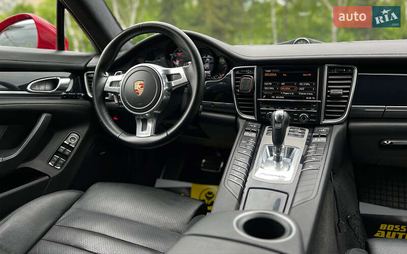 Фастбэк Porsche Panamera 2014 в Львове