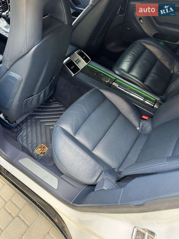 Фастбек Porsche Panamera 2010 в Києві