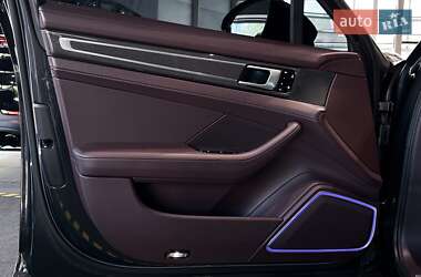 Фастбек Porsche Panamera 2021 в 