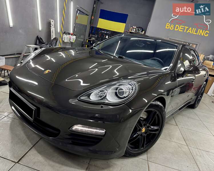 Porsche Panamera 2012