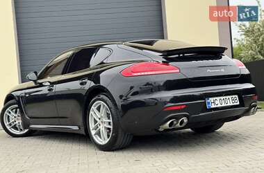 Фастбек Porsche Panamera 2013 в 