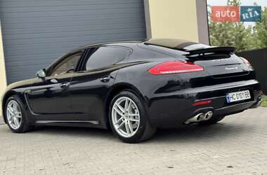 Фастбек Porsche Panamera 2013 в 