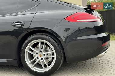 Фастбек Porsche Panamera 2013 в 