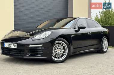 Фастбек Porsche Panamera 2013 в 