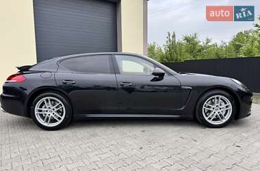 Фастбек Porsche Panamera 2013 в 