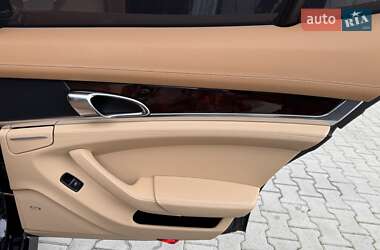 Фастбек Porsche Panamera 2013 в 