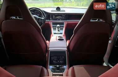 Фастбэк Porsche Panamera 2017 в 