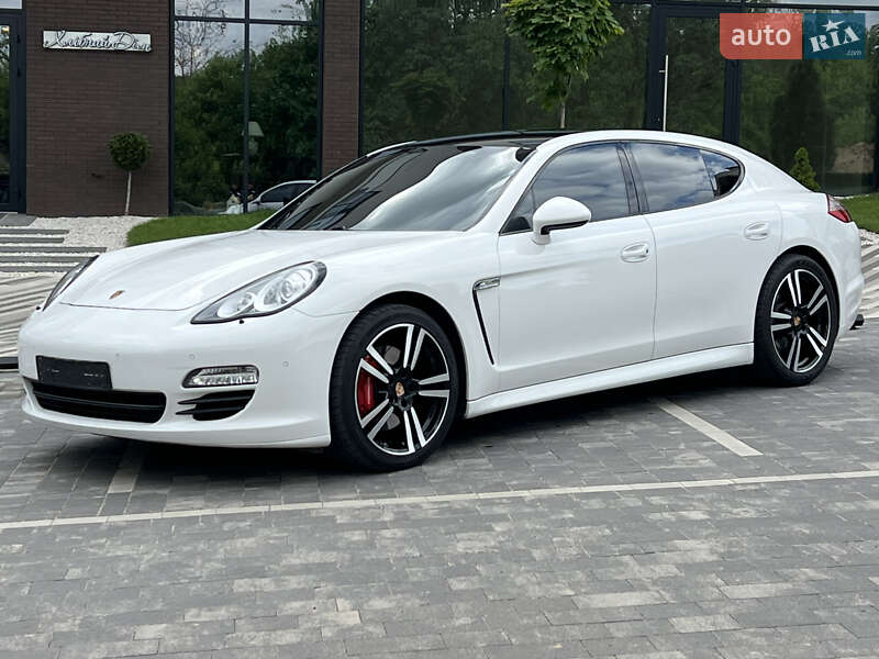 Фастбэк Porsche Panamera 2012 в 