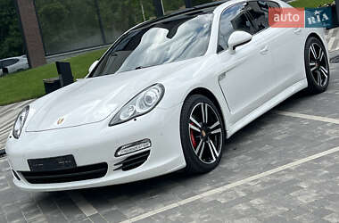 Фастбэк Porsche Panamera 2012 в 