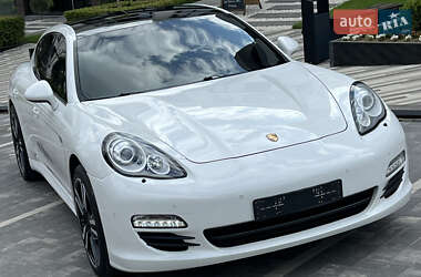 Фастбэк Porsche Panamera 2012 в 