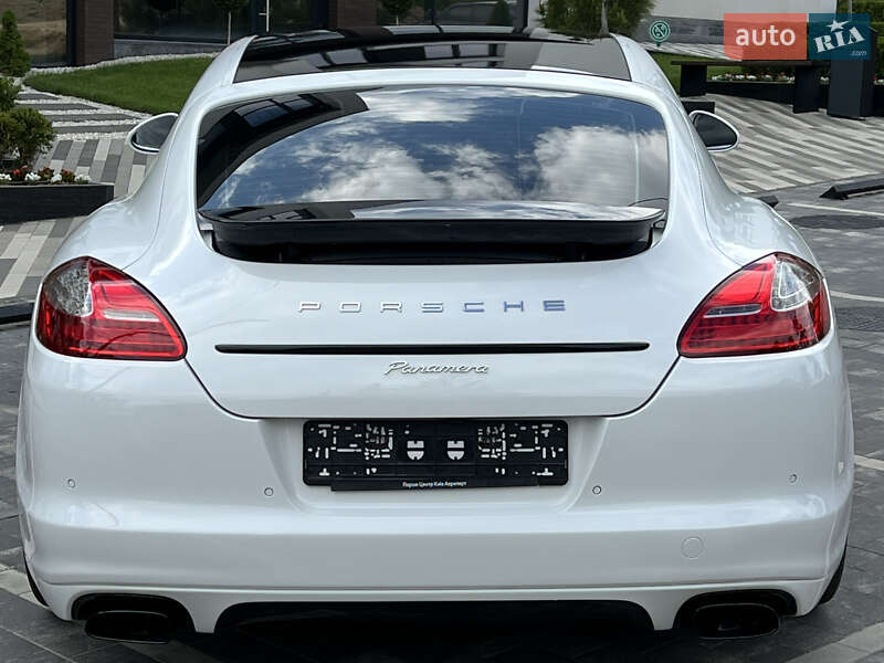 Фастбэк Porsche Panamera 2012 в Днепре