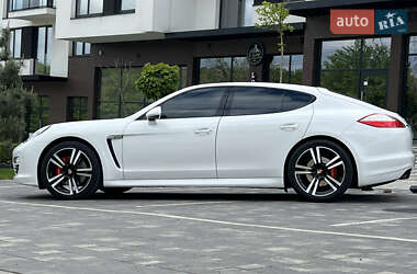 Фастбэк Porsche Panamera 2012 в 