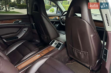 Фастбэк Porsche Panamera 2012 в 